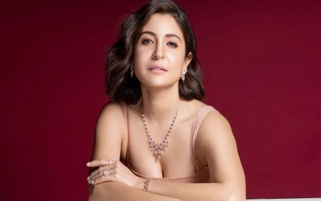 বলিউড ছাড়ার ইঙ্গিত দিলেন আনুশকা শর্মা